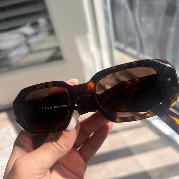 Prada Rectangular sunglasses - Picture 7 of 7